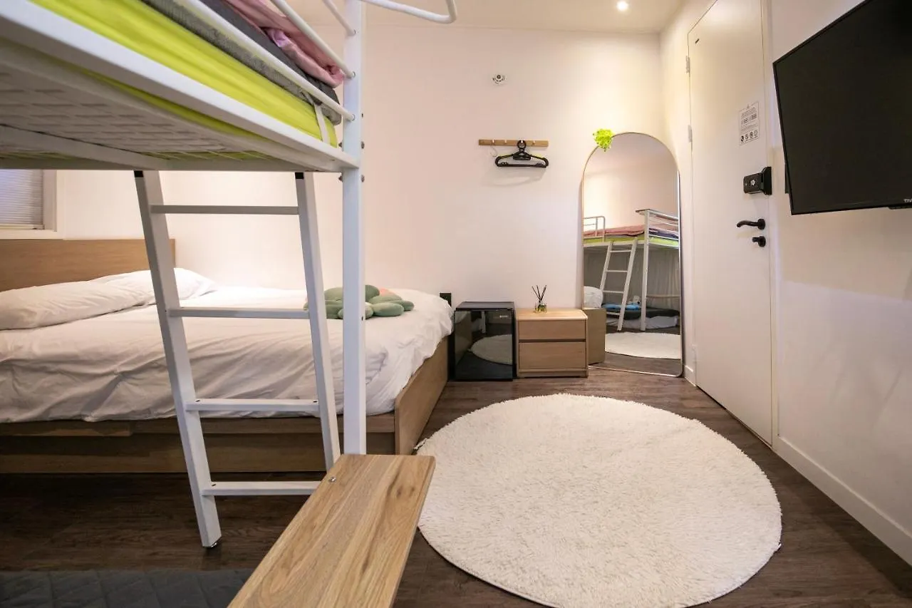 Bias K-Girl Guesthouse - Women Only Seoul
