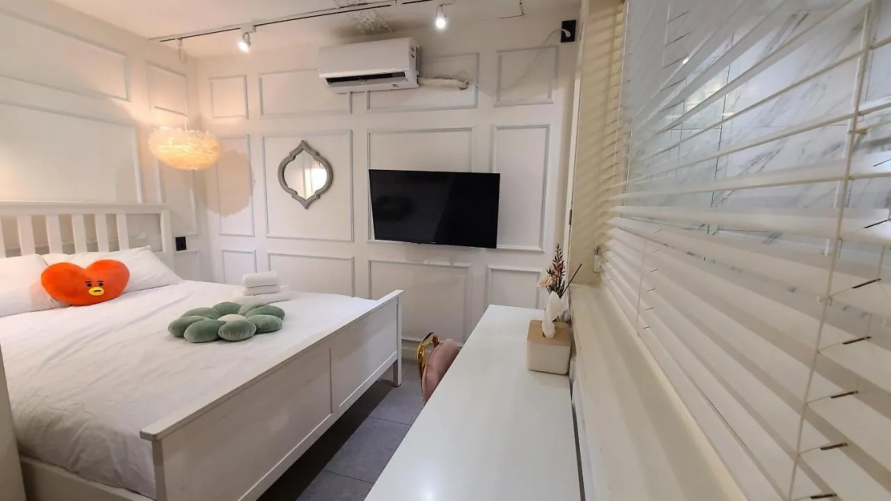 Bias K-Girl Guesthouse - Women Only Szöul Vendégház