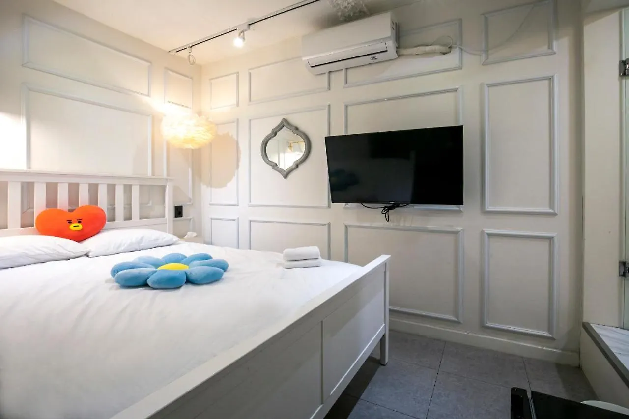 Bias K-Girl Guesthouse - Women Only Seoul 0*,  South Korea
