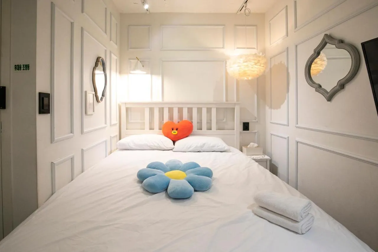 Bias K-Girl Guesthouse - Women Only Seoul Guest house